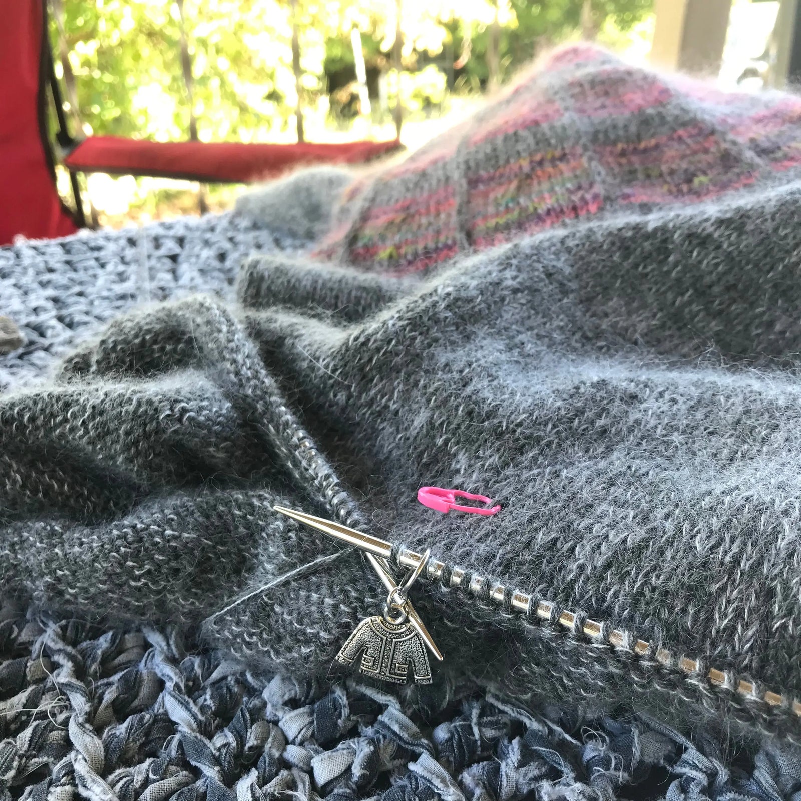 Knittin' and Relaxin' all cool Yarn Folk