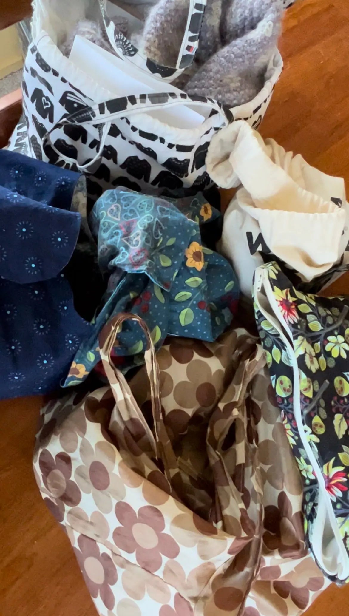 Self-striping Sock Yarn with Silk Yarn Folk